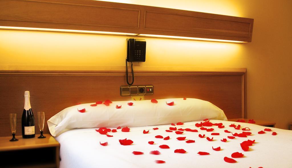 Hostal Los Guerreros Toledo Room photo