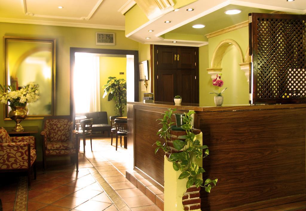 Hostal Los Guerreros Toledo Exterior photo