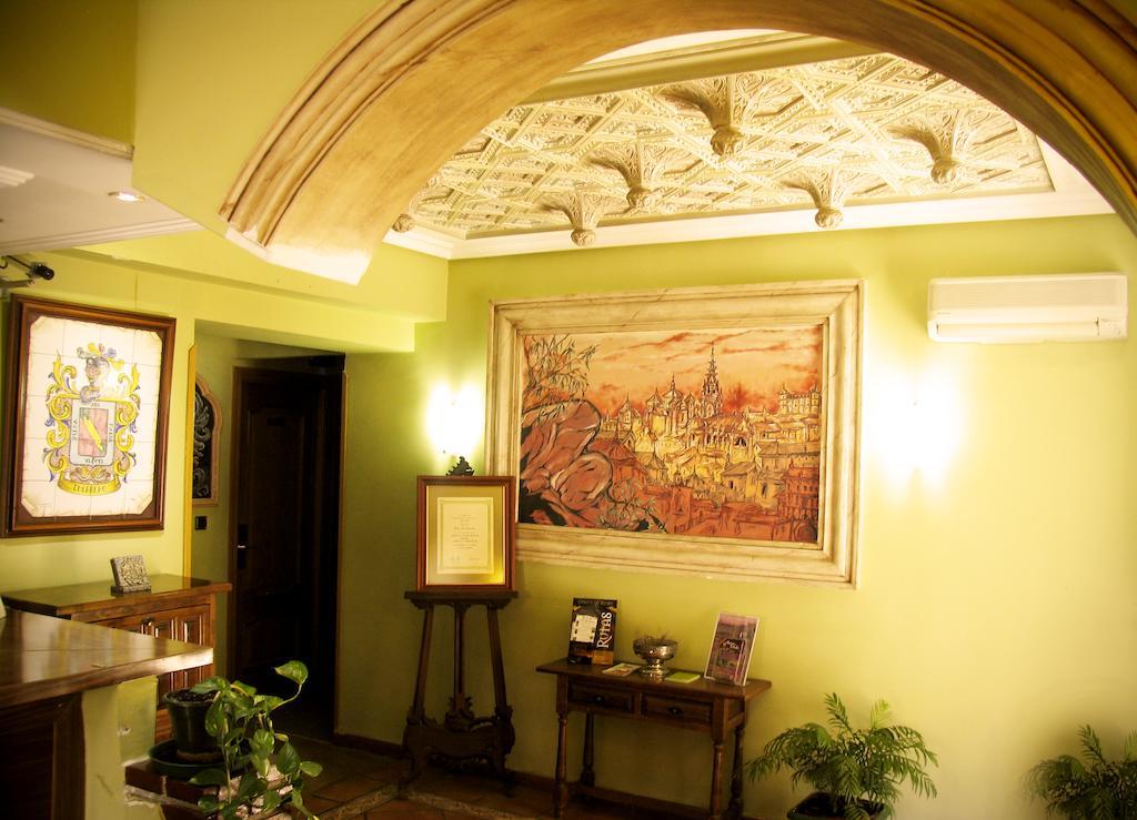 Hostal Los Guerreros Toledo Exterior photo