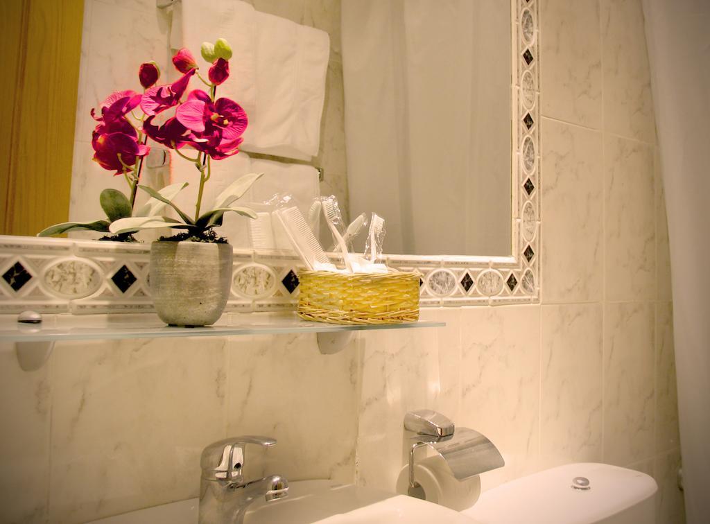 Hostal Los Guerreros Toledo Room photo